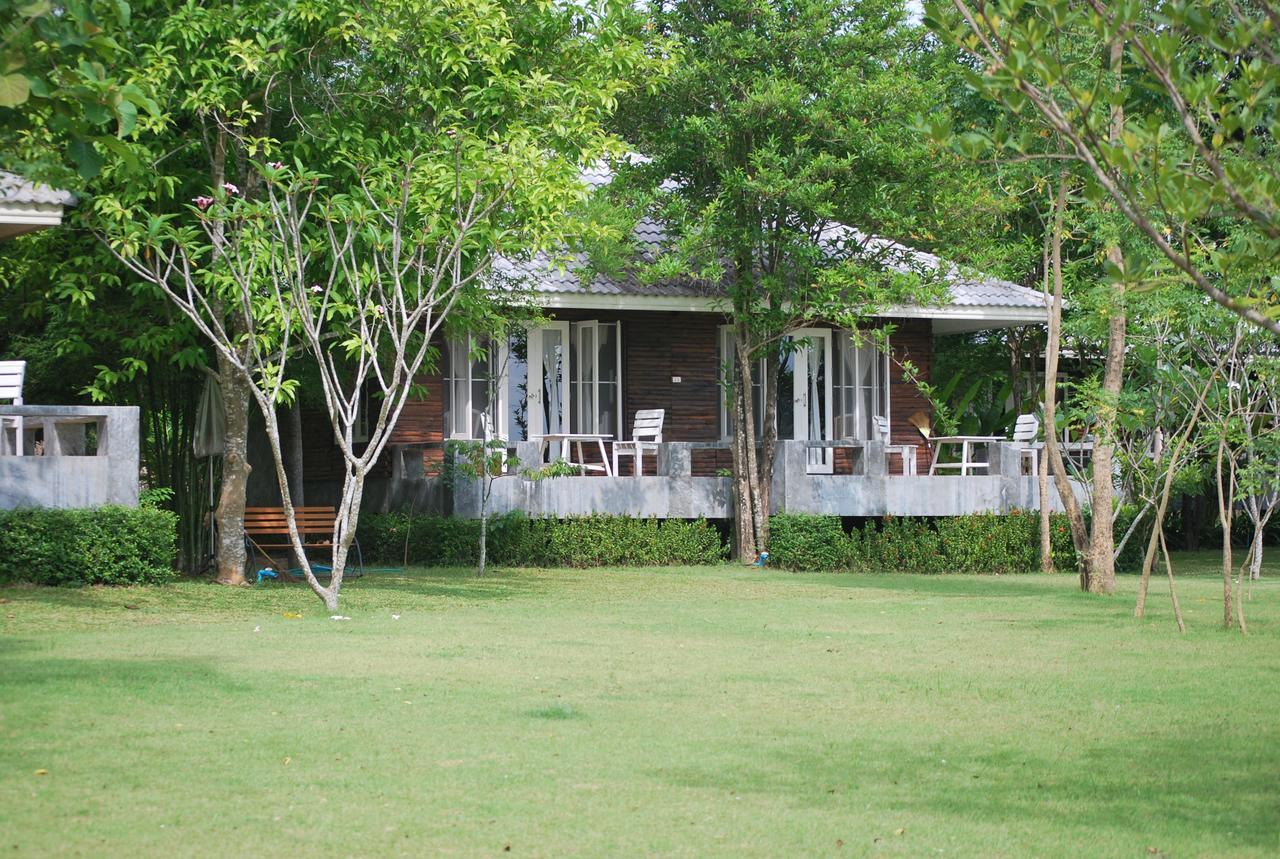 Banjankapor Hotel Kaeng Krachan Exterior photo